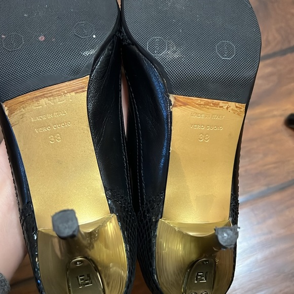 Vintage Snakeskin Fendi Pointed Toe Heels With Bow Detail - Picture 7 of 8